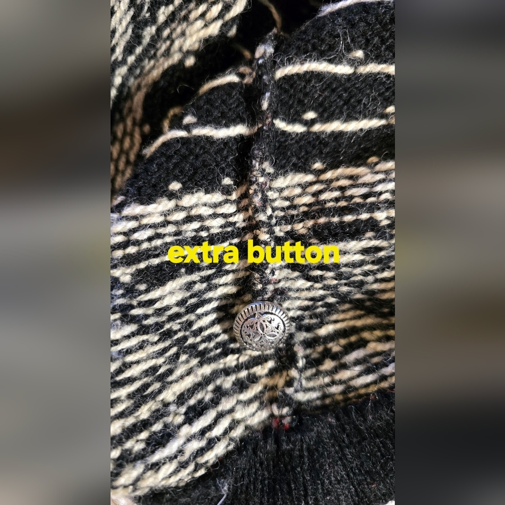 L.L. Bean Henley Wool Sweater Medium - Picture 5 of 5